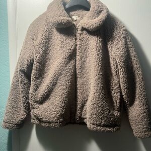 In Look Fuzzy warm jacket sz Medium